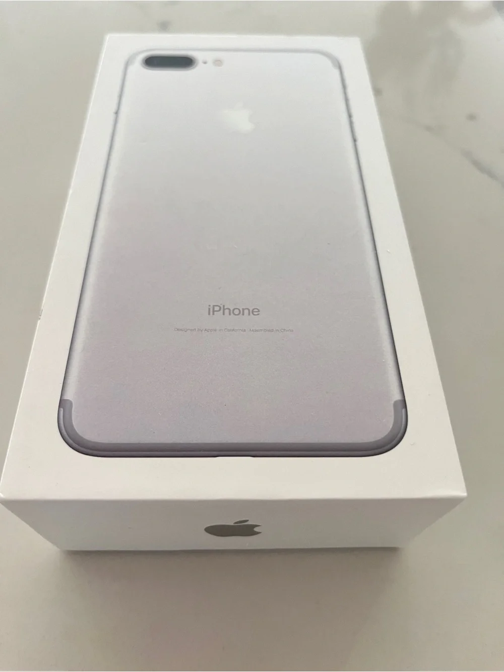 Apple iPhone - White / Silver box only 32 GB iPhone 7 Plus